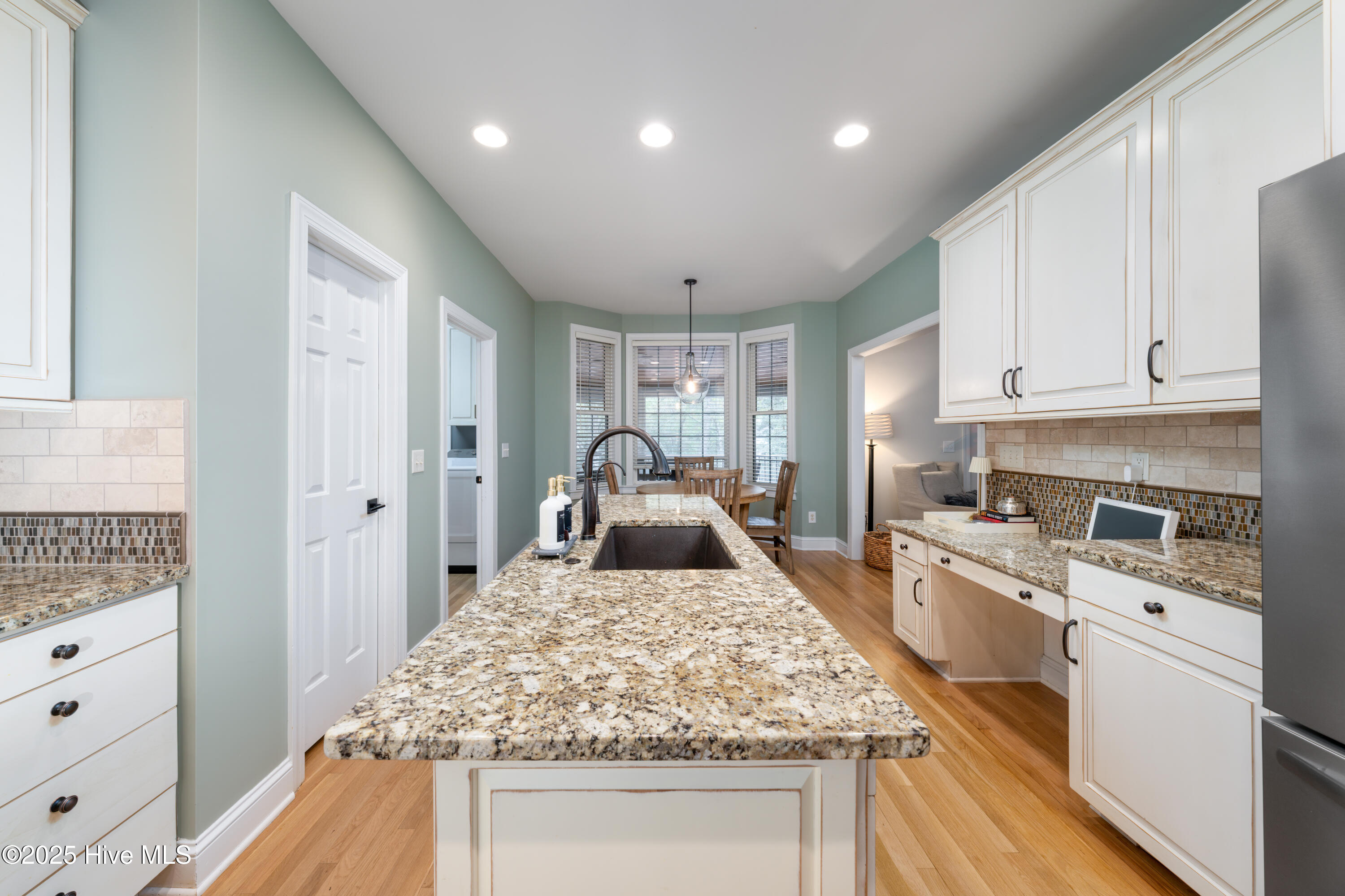 100544767 | Photo 19