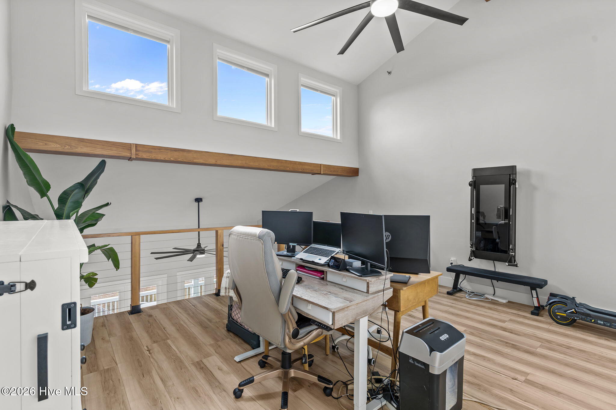 100548962 | Photo 30