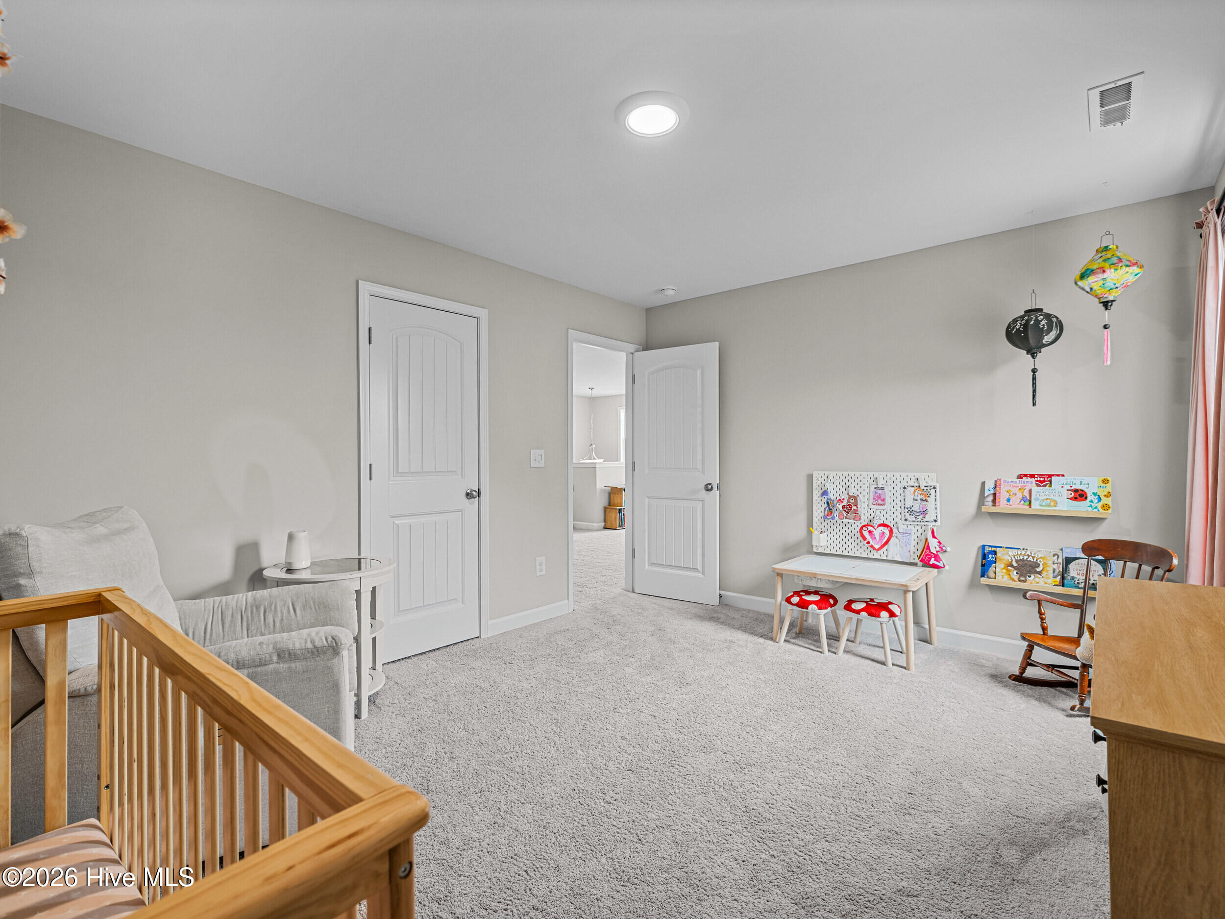 100558096 | Photo 49