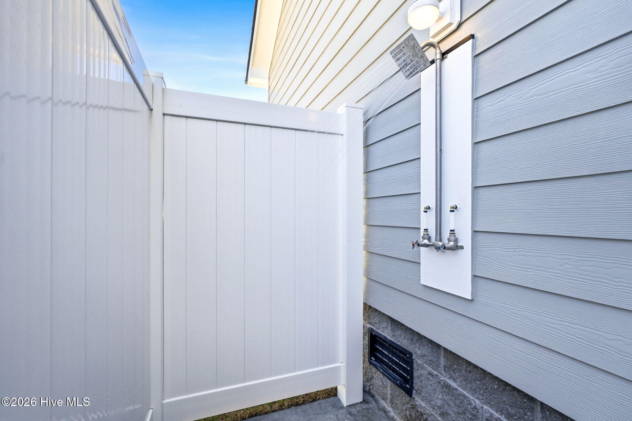 100565030 | Photo 50