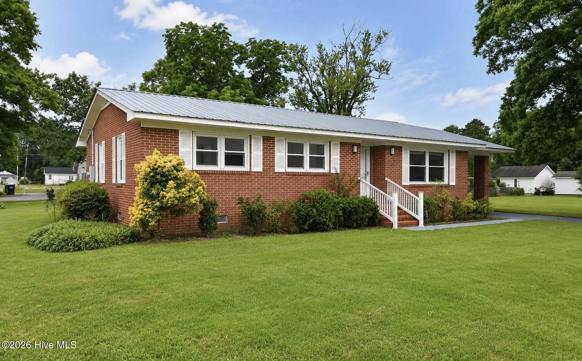 Homes for sale in Beulaville, NC | 414 E Bostic St, Beulaville, NC 28518 | MLS# 100588033