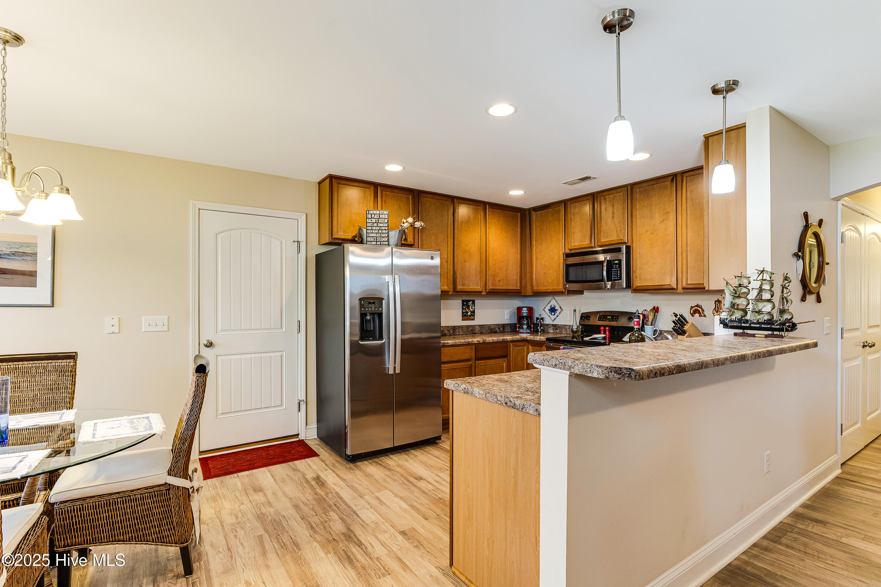 100516362 | Photo 11