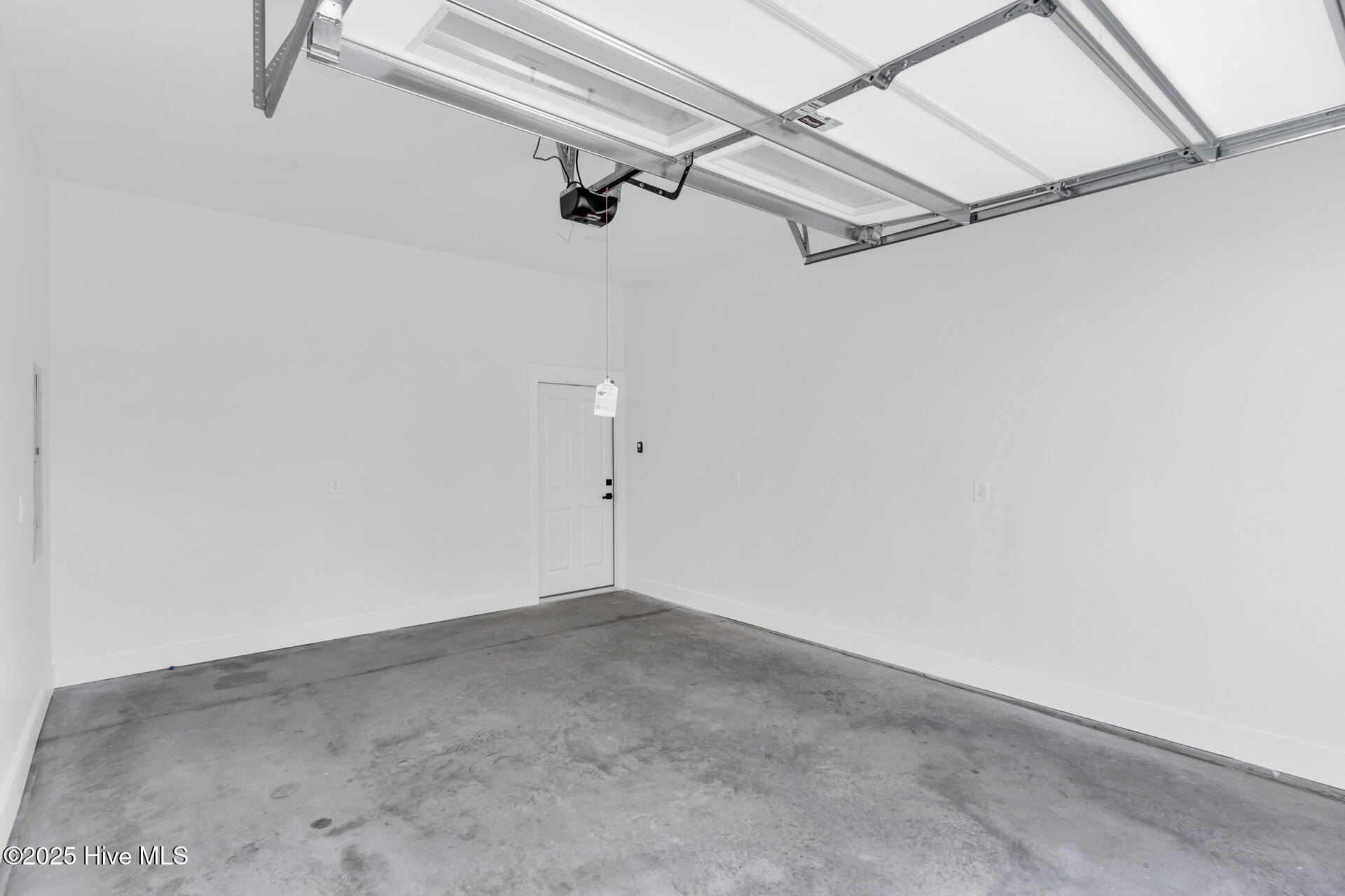 100534811 | Photo 47