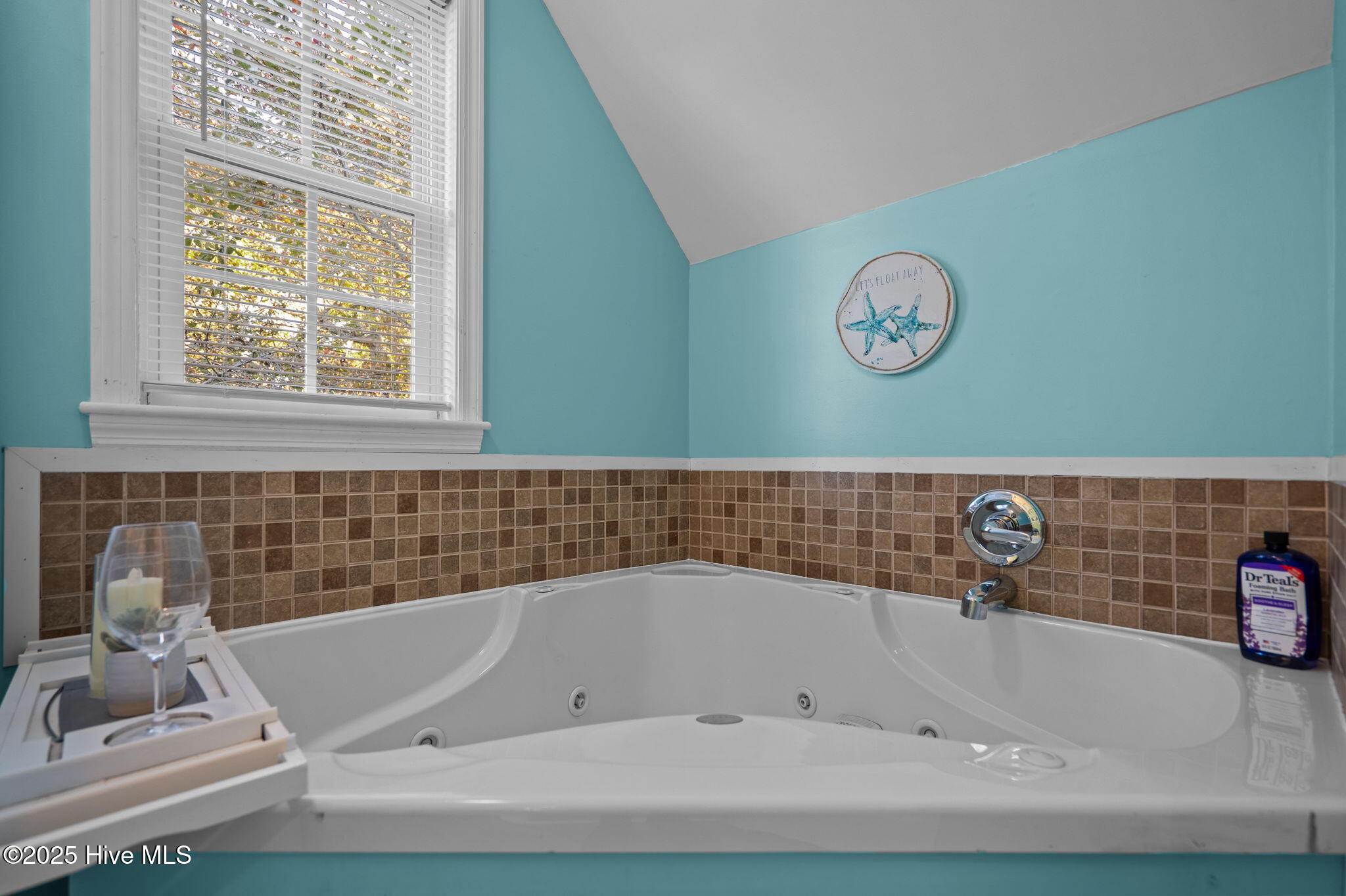 100537146 | Photo 26