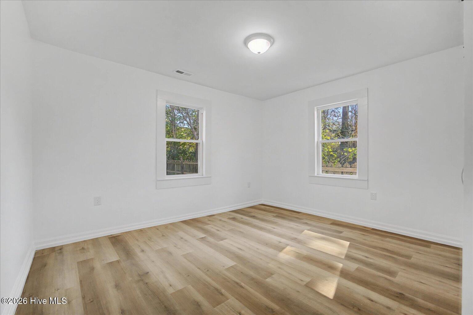 100554181 | Photo 26