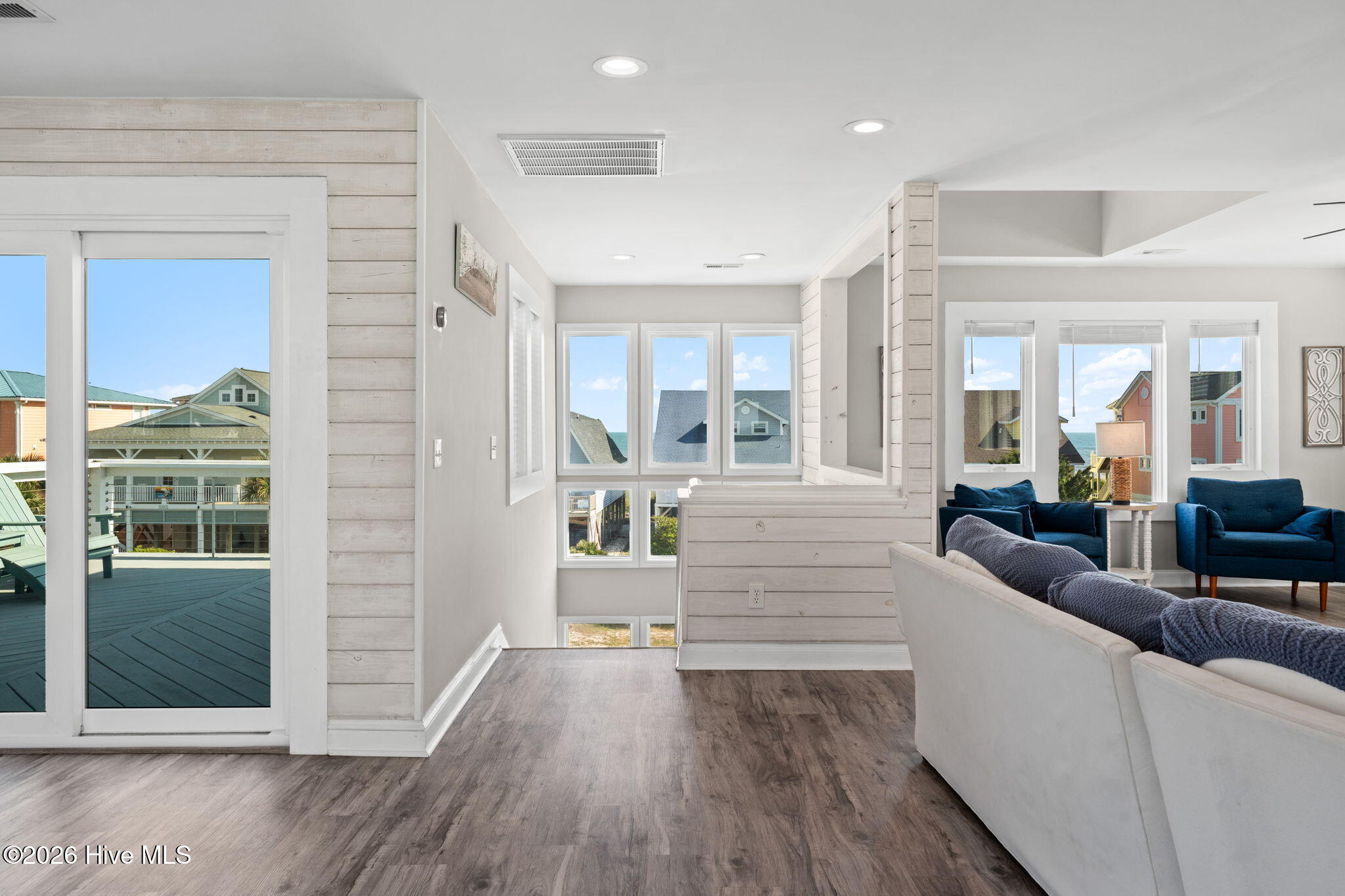 100568458 | Photo 22