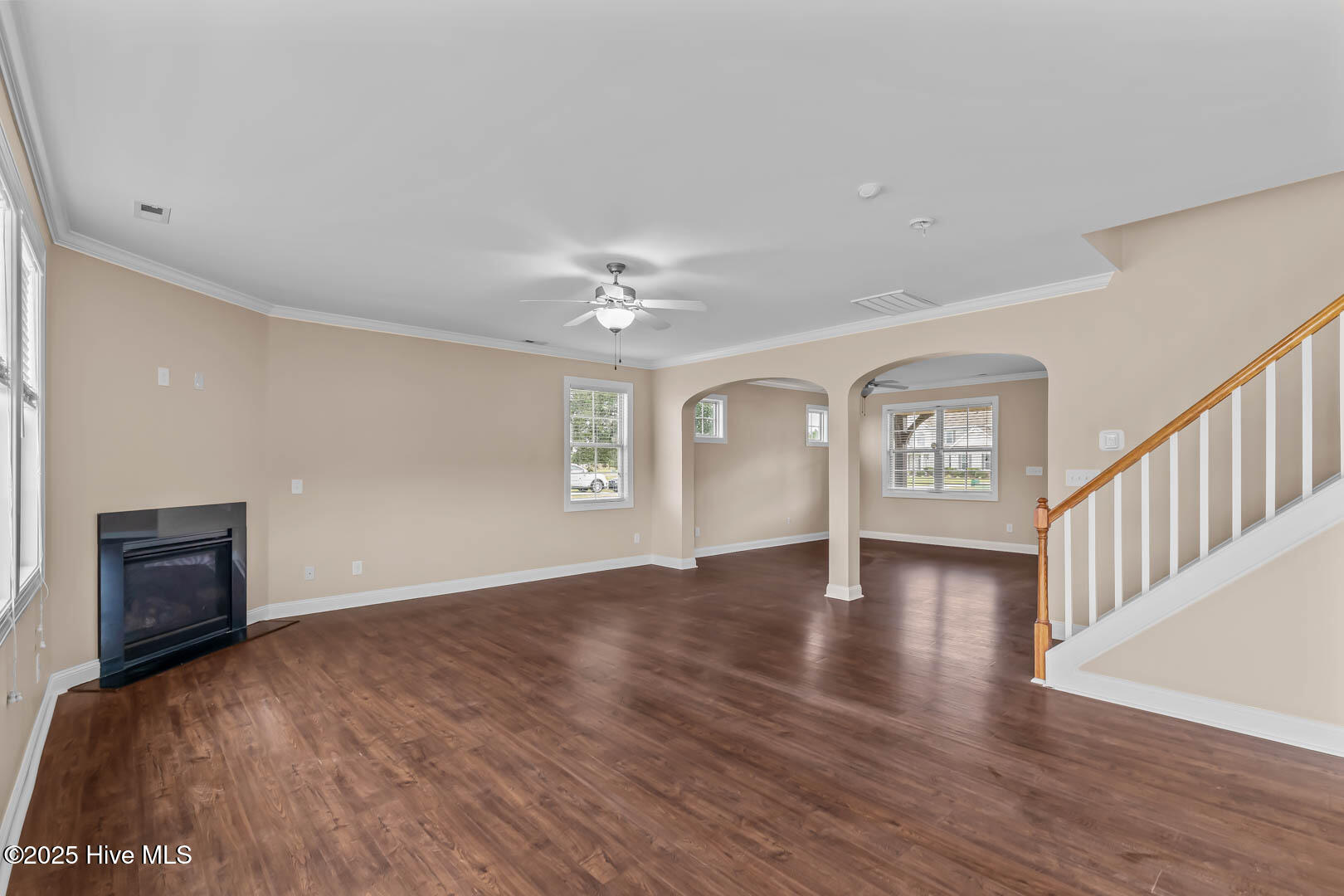 100532827 | Photo 15