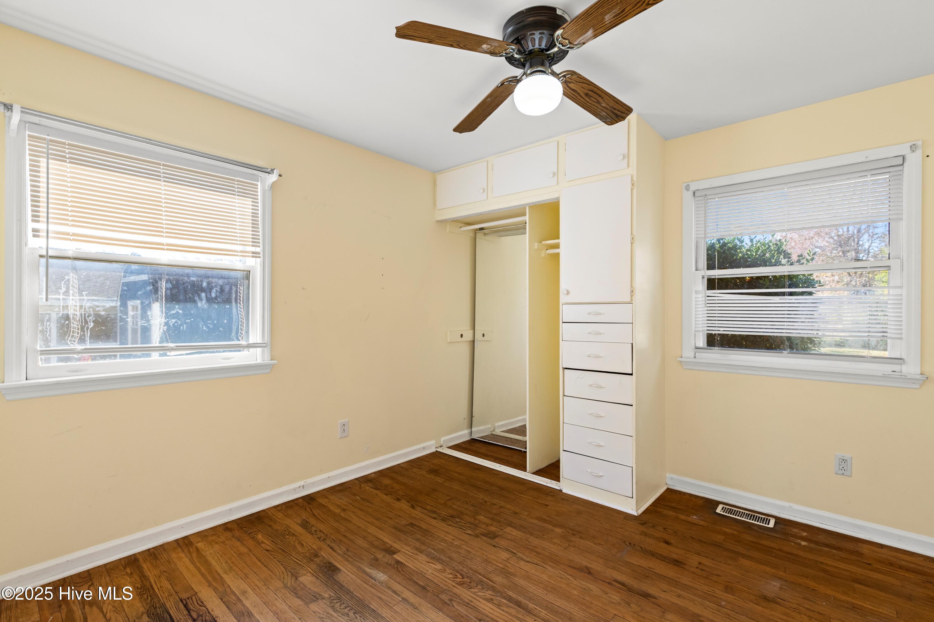 100543446 | Photo 16