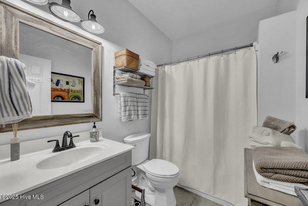 100545962 | Photo 15