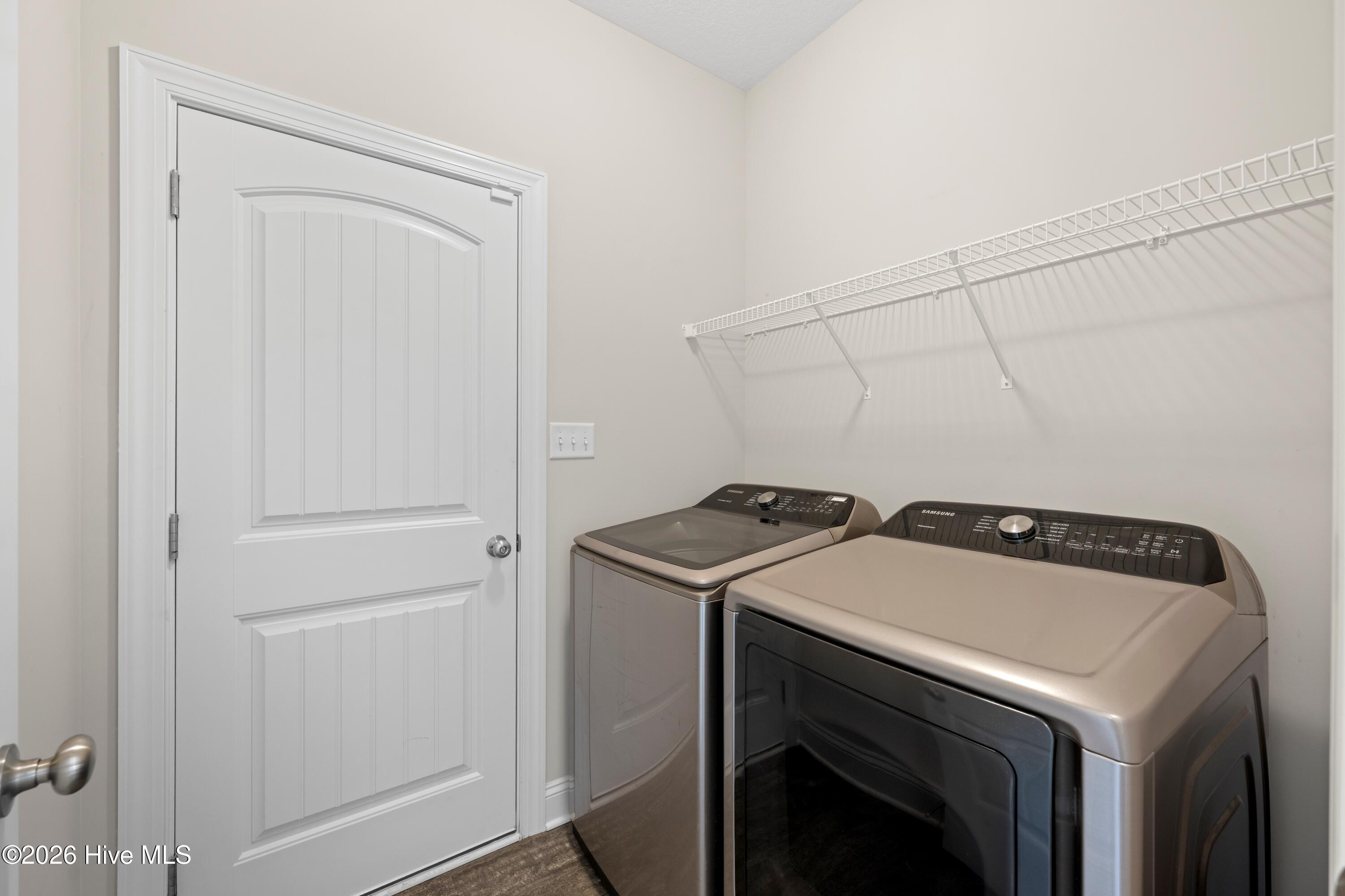 100561863 | Photo 14