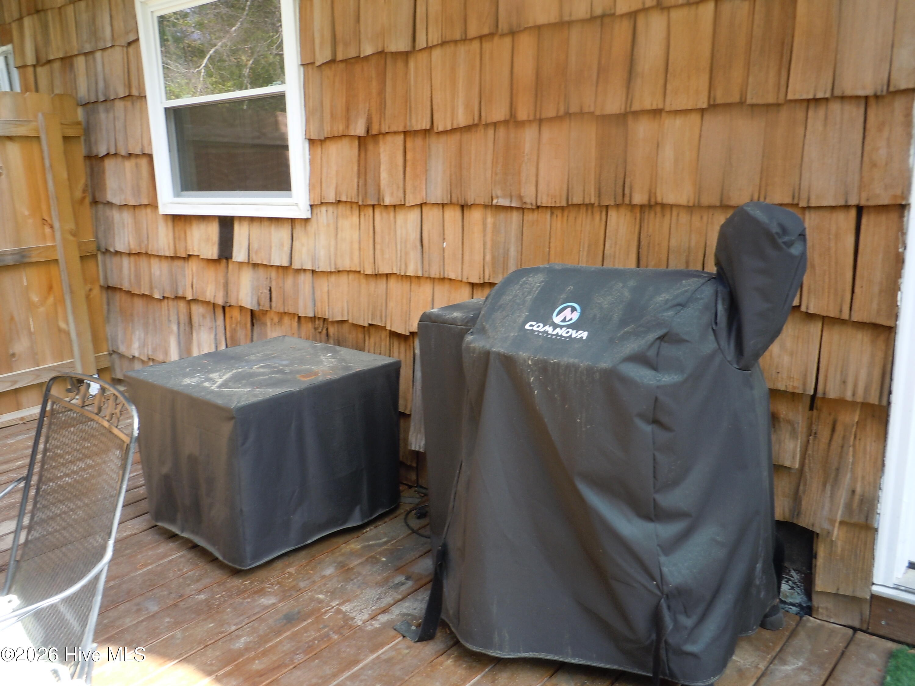 100565129 | Photo 79