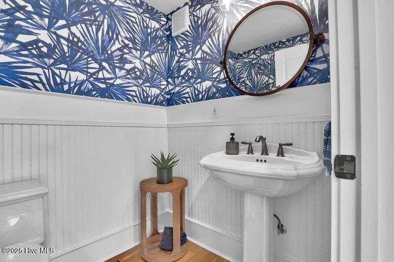 100533910 | Photo 13