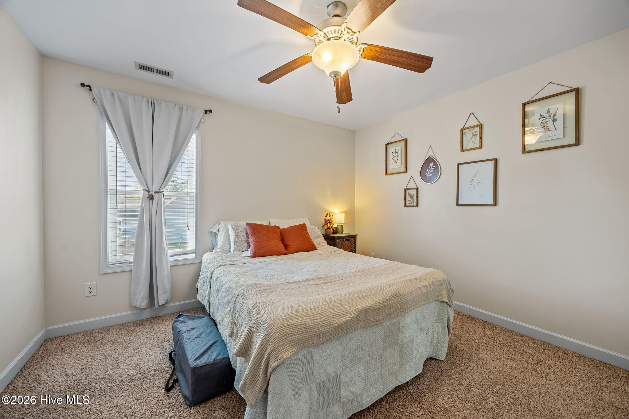 100560368 | Photo 30