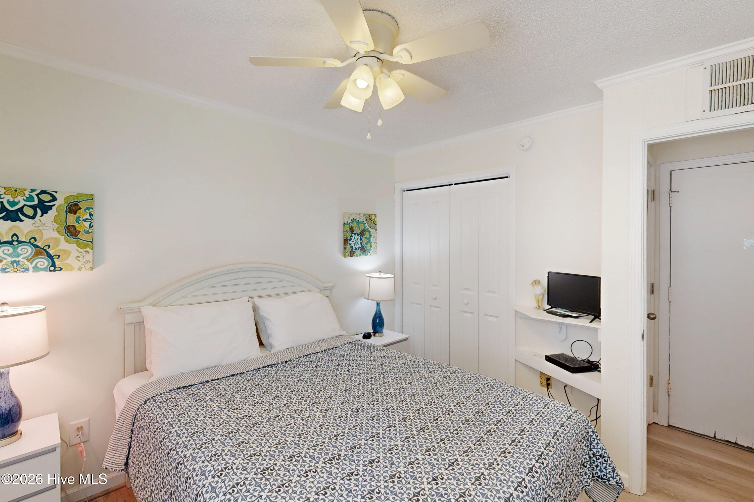 100552240 | Photo 15