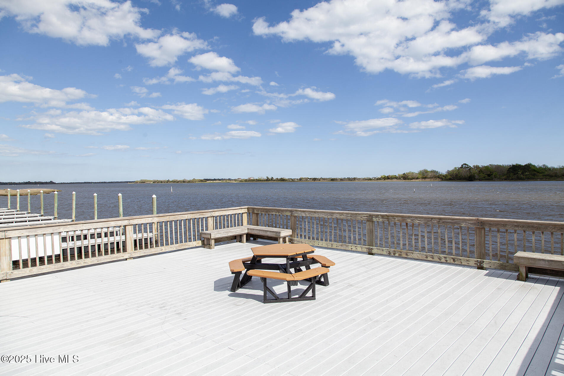 100484964 | Photo 49