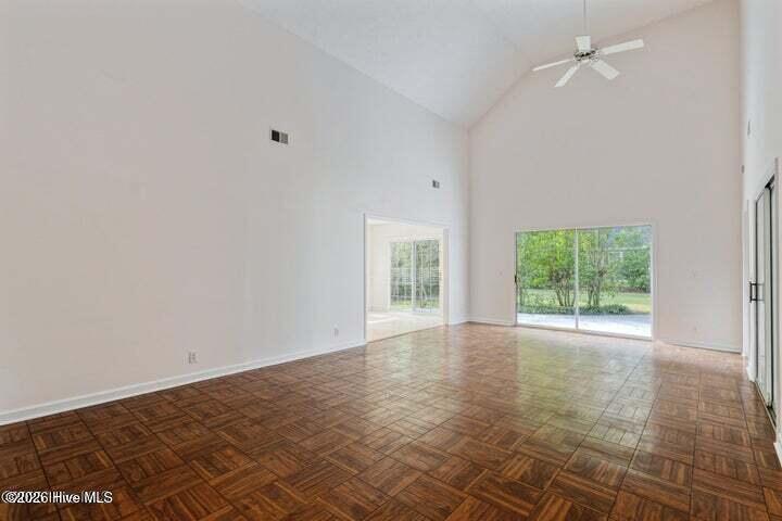 100579500 | Photo 6