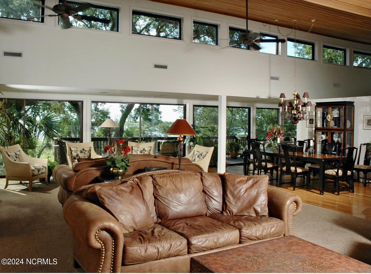 100463801 | Photo 28