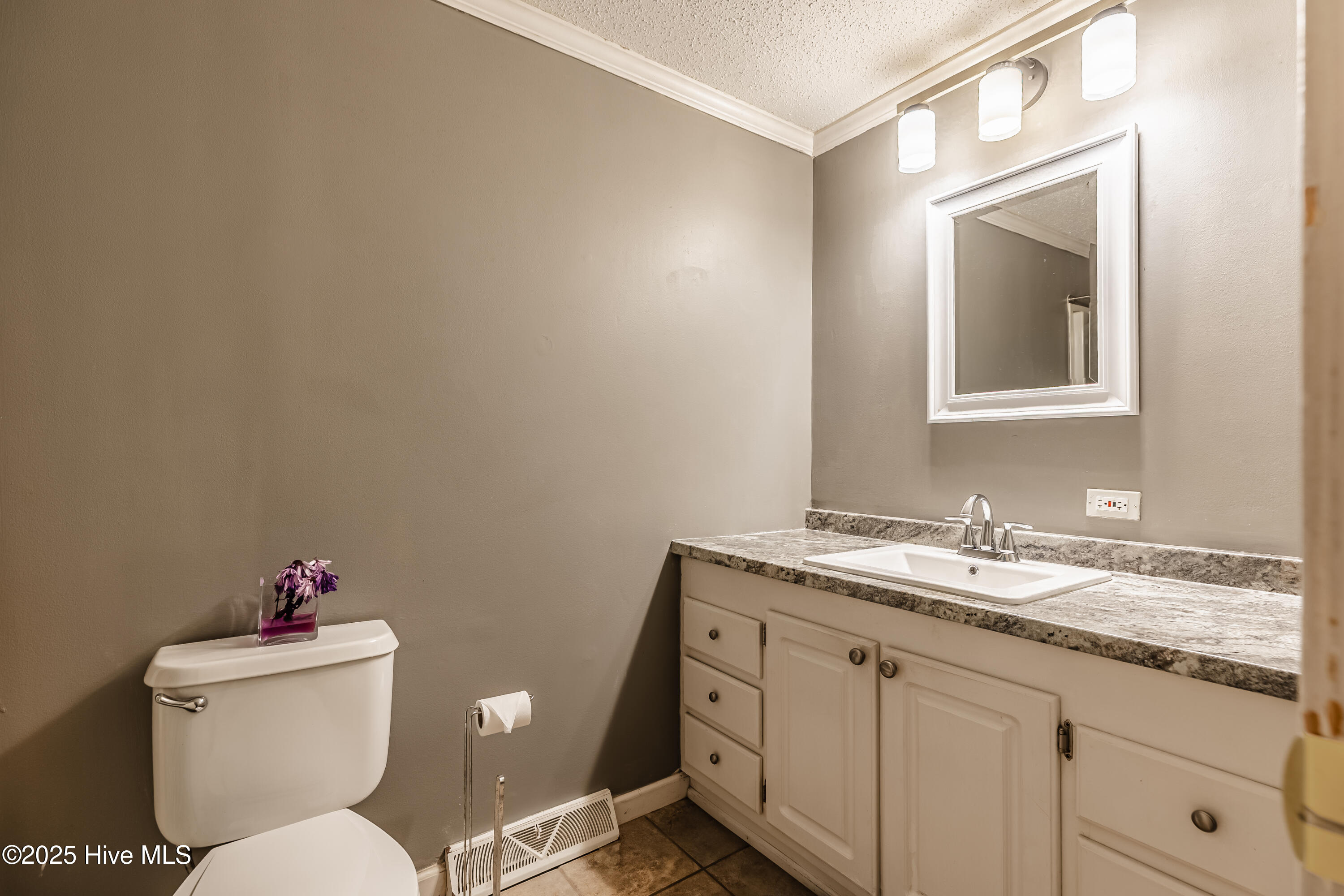 100524257 | Photo 25