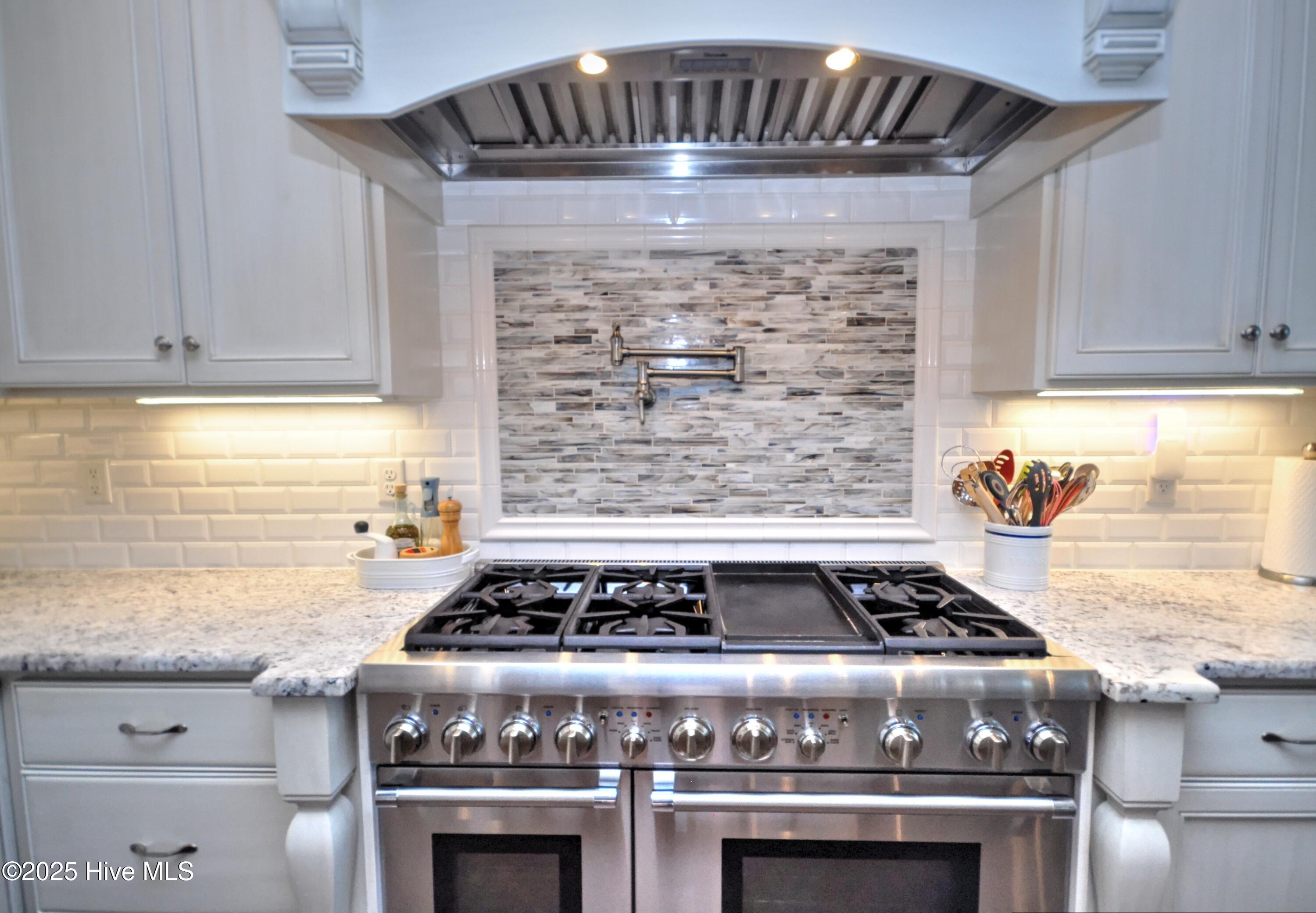 100533074 | Photo 17