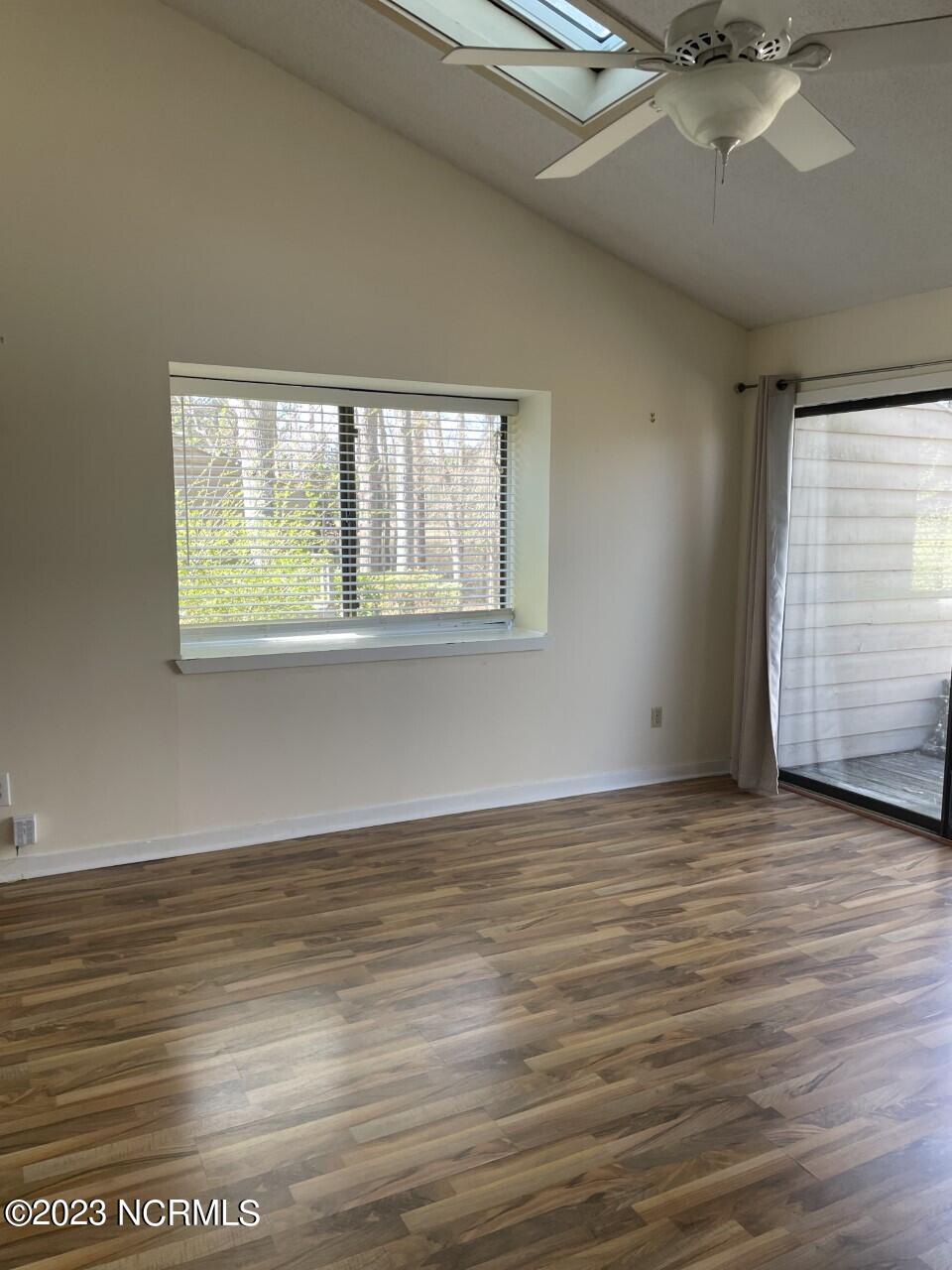 100563769 | Photo 12