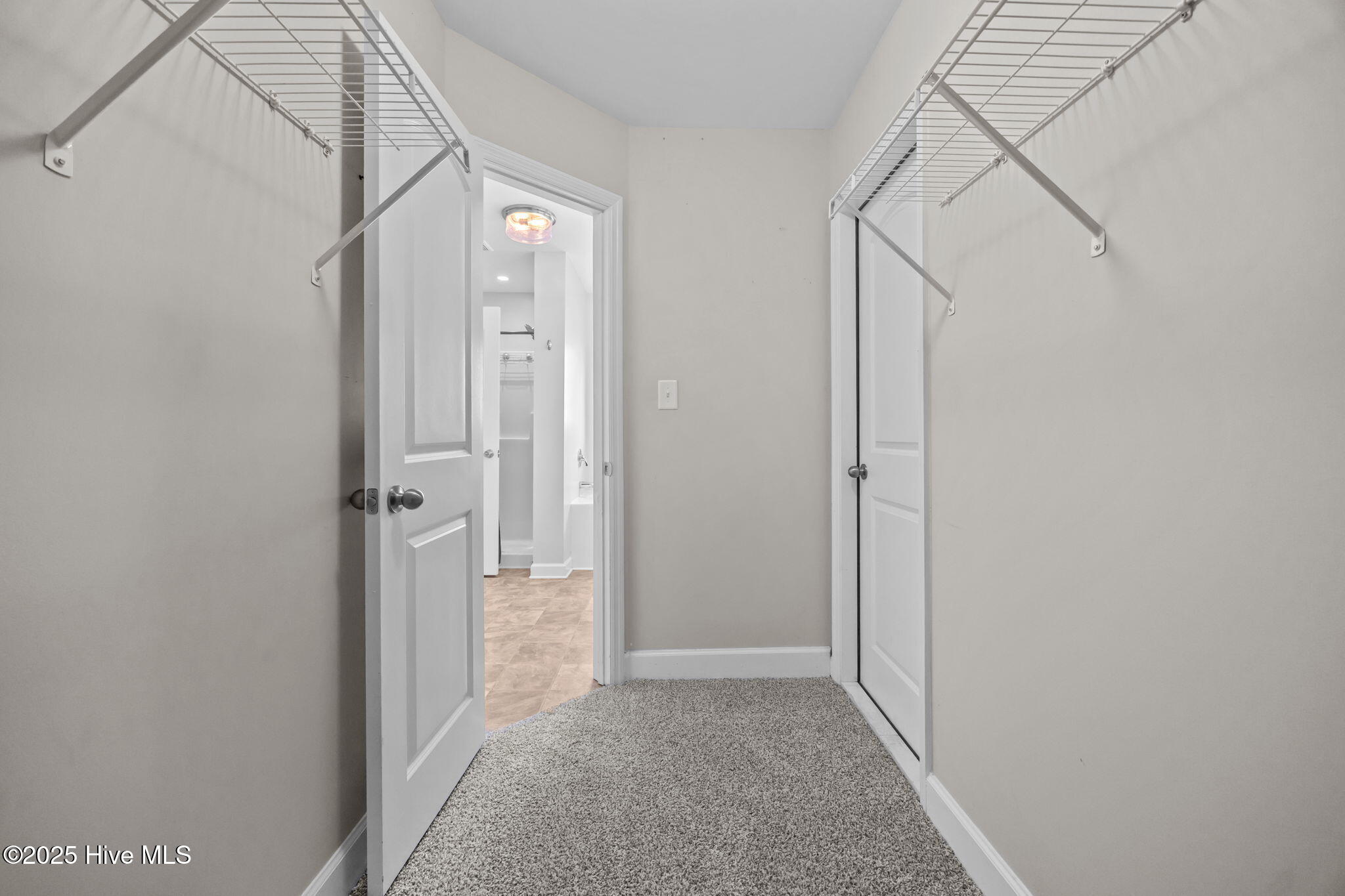 100542971 | Photo 25