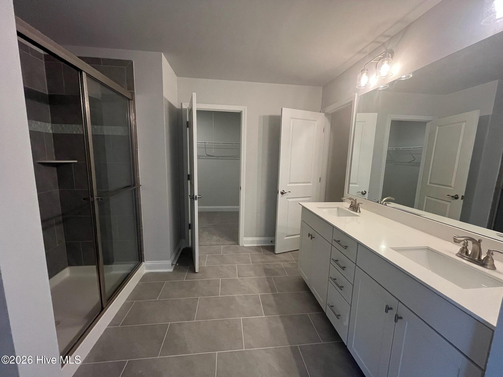 100558864 | Photo 24