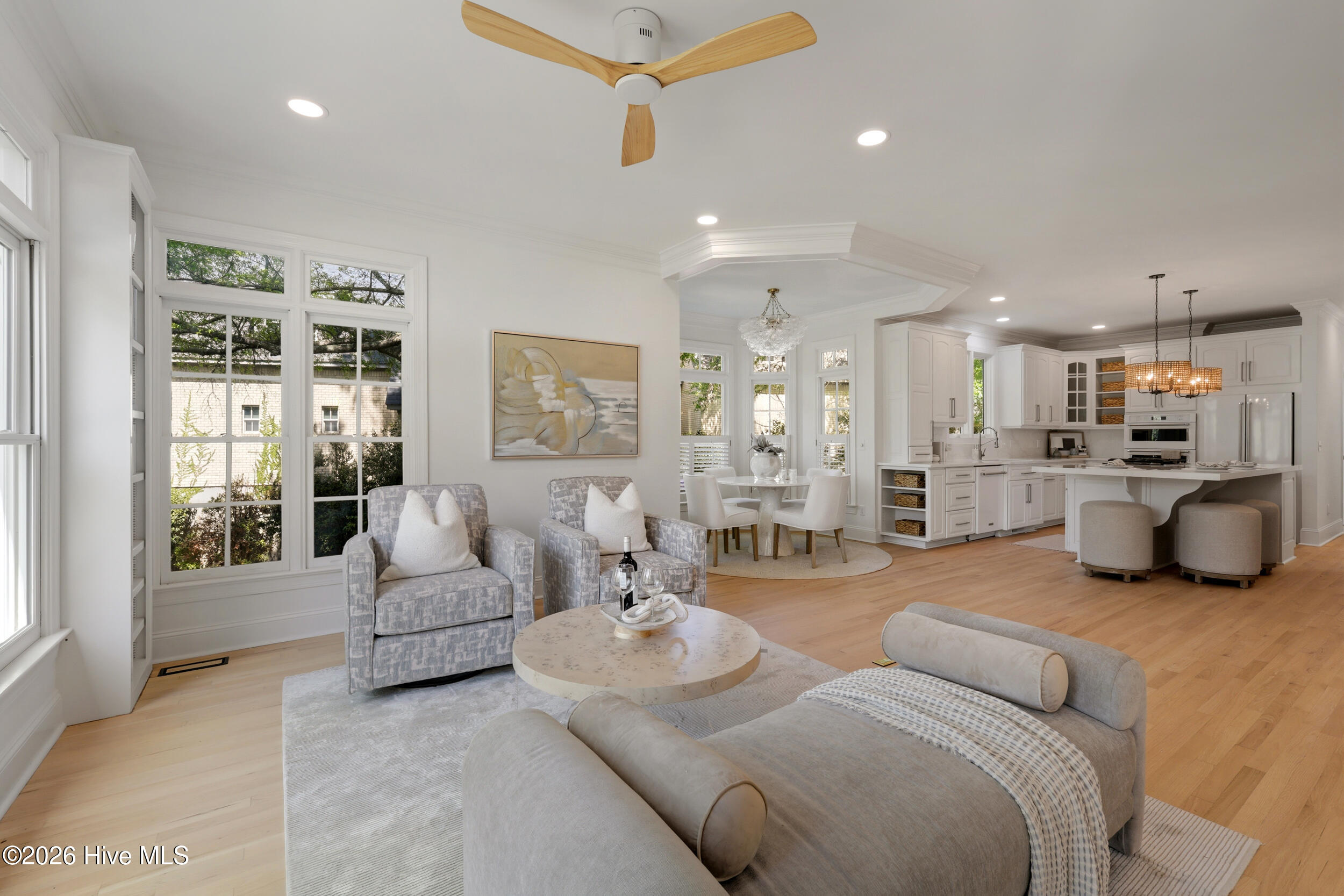 100540721 | Photo 28