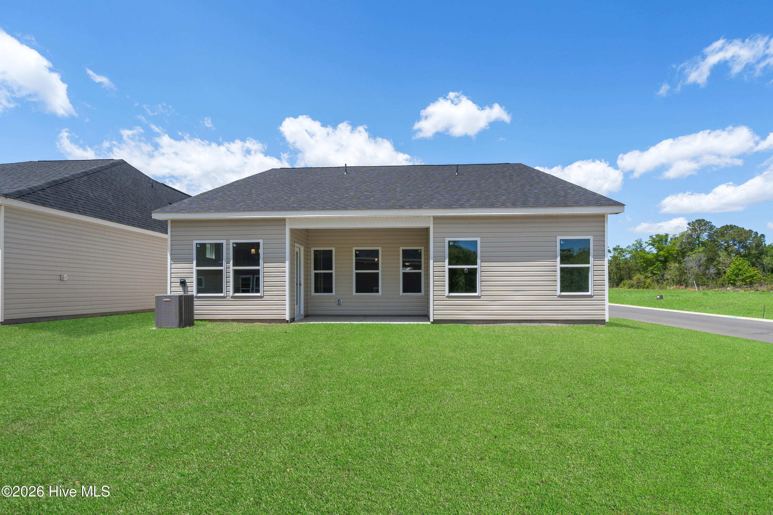 100554744 | Photo 26