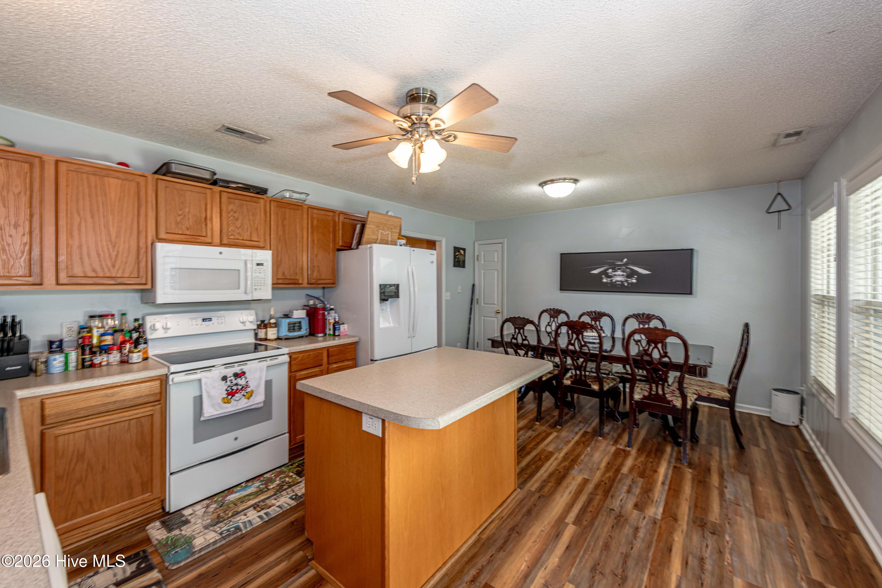 101 Barrington Court,Maple Hill