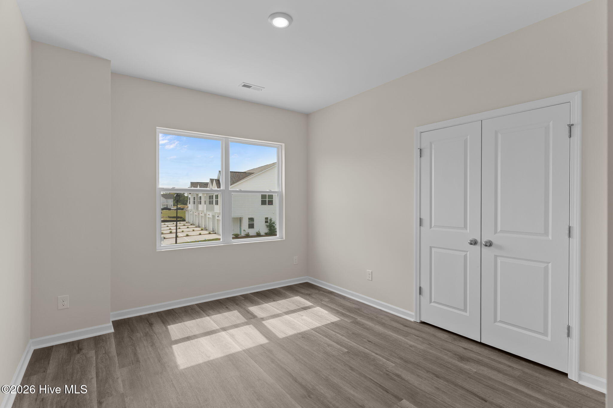 100547948 | Photo 31