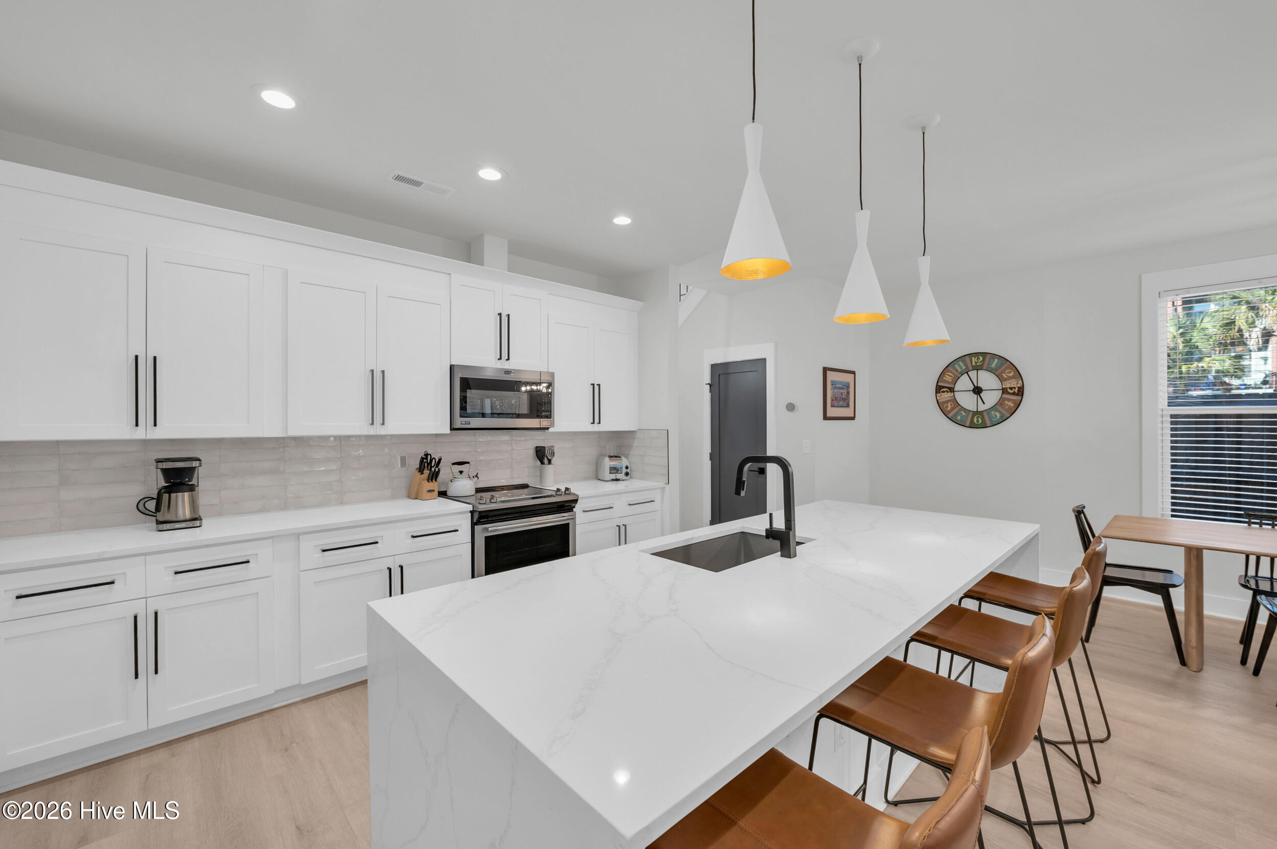 100553113 | Photo 13