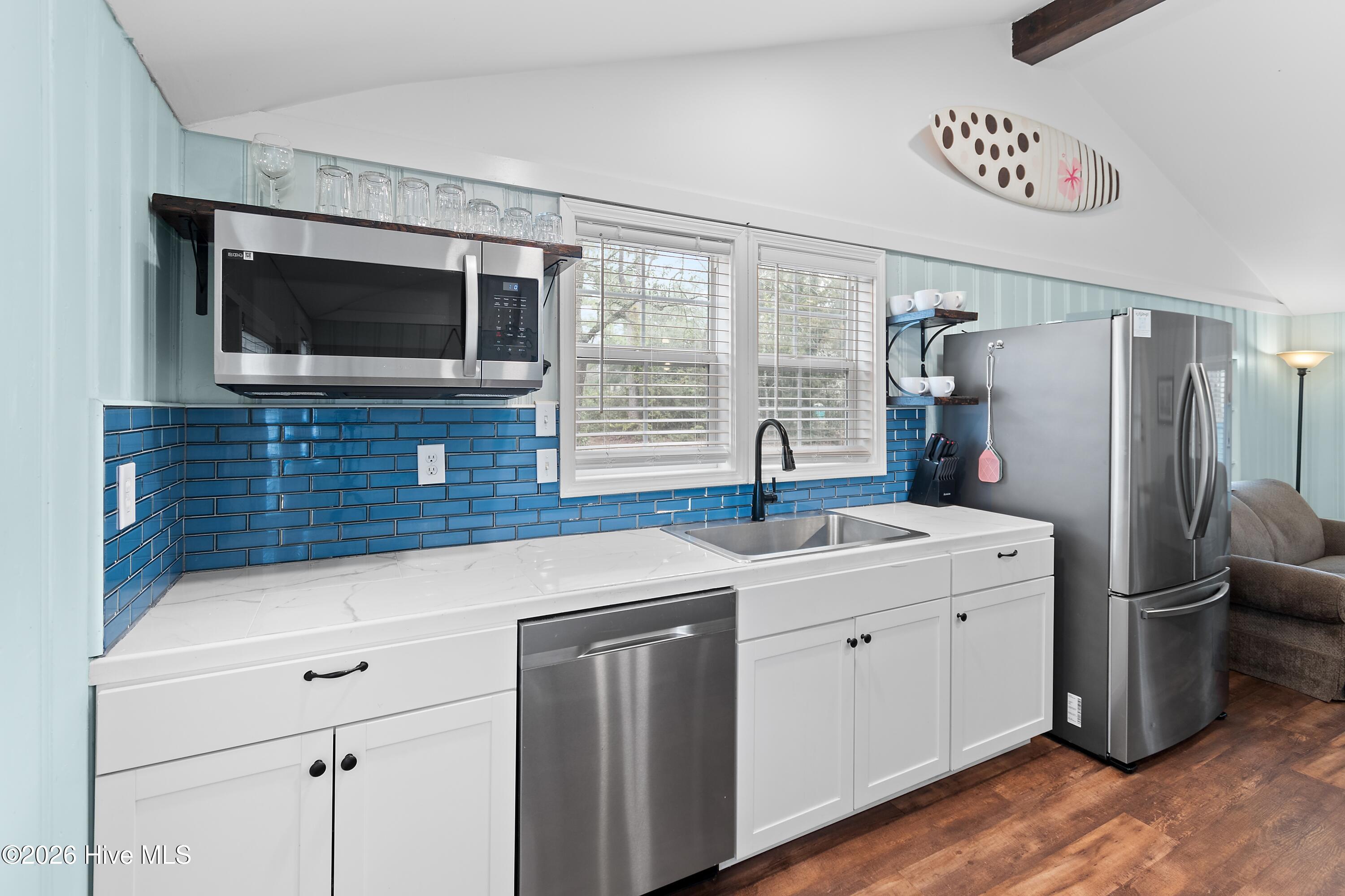 100553735 | Photo 10