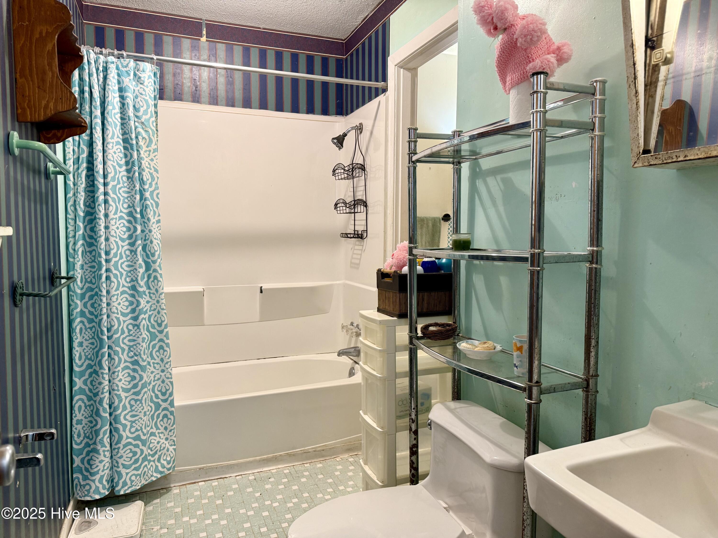 100530217 | Photo 22