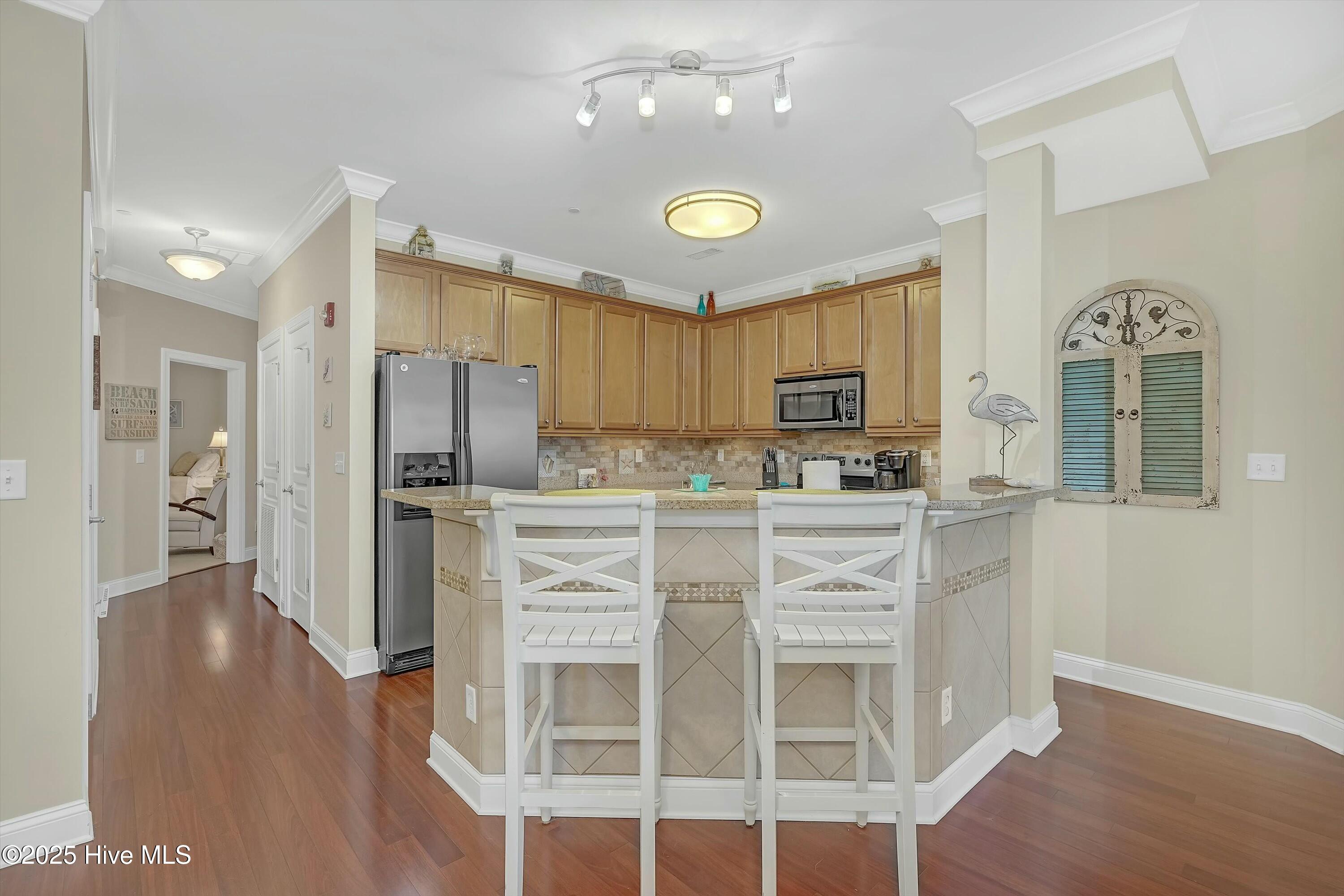 100483051 | Photo 11