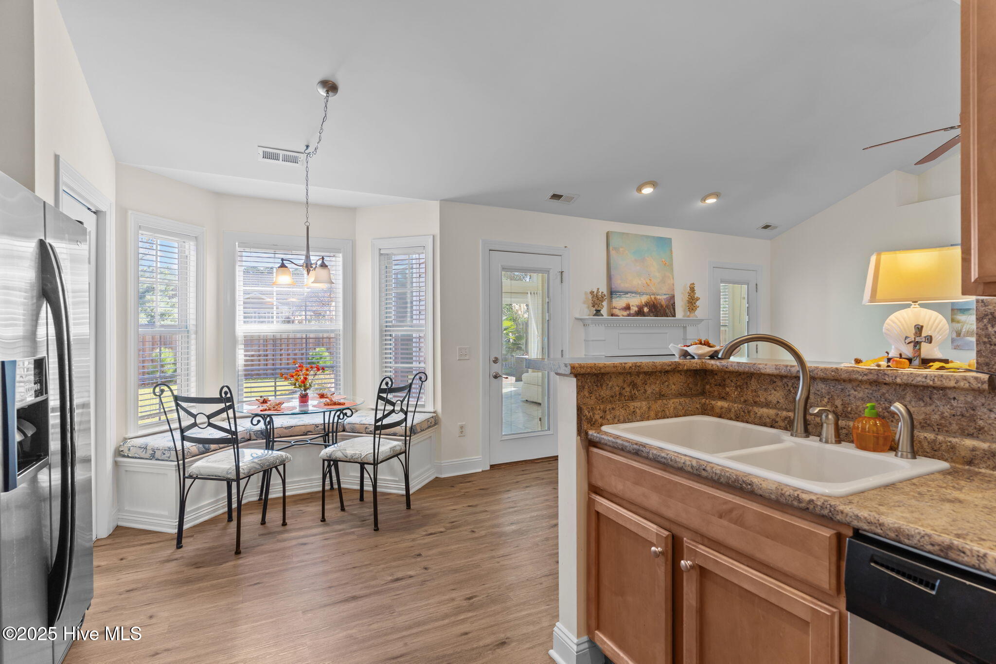 100537939 | Photo 15