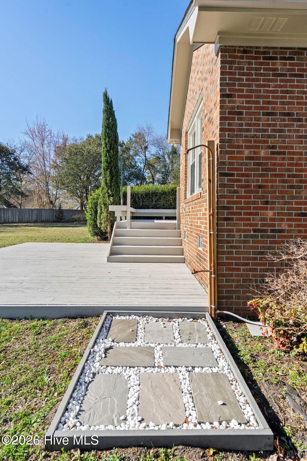 100556381 | Photo 53