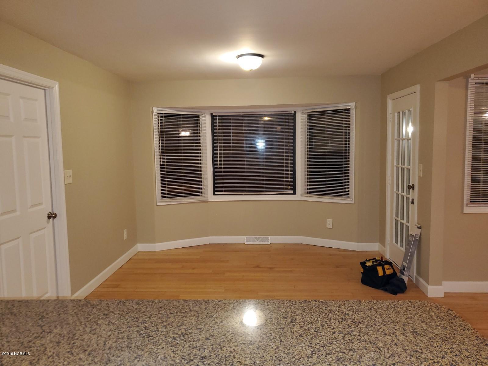 100527470 | Photo 14