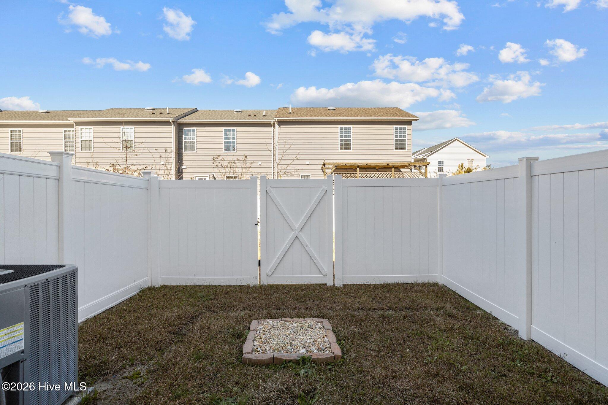 100547532 | Photo 30