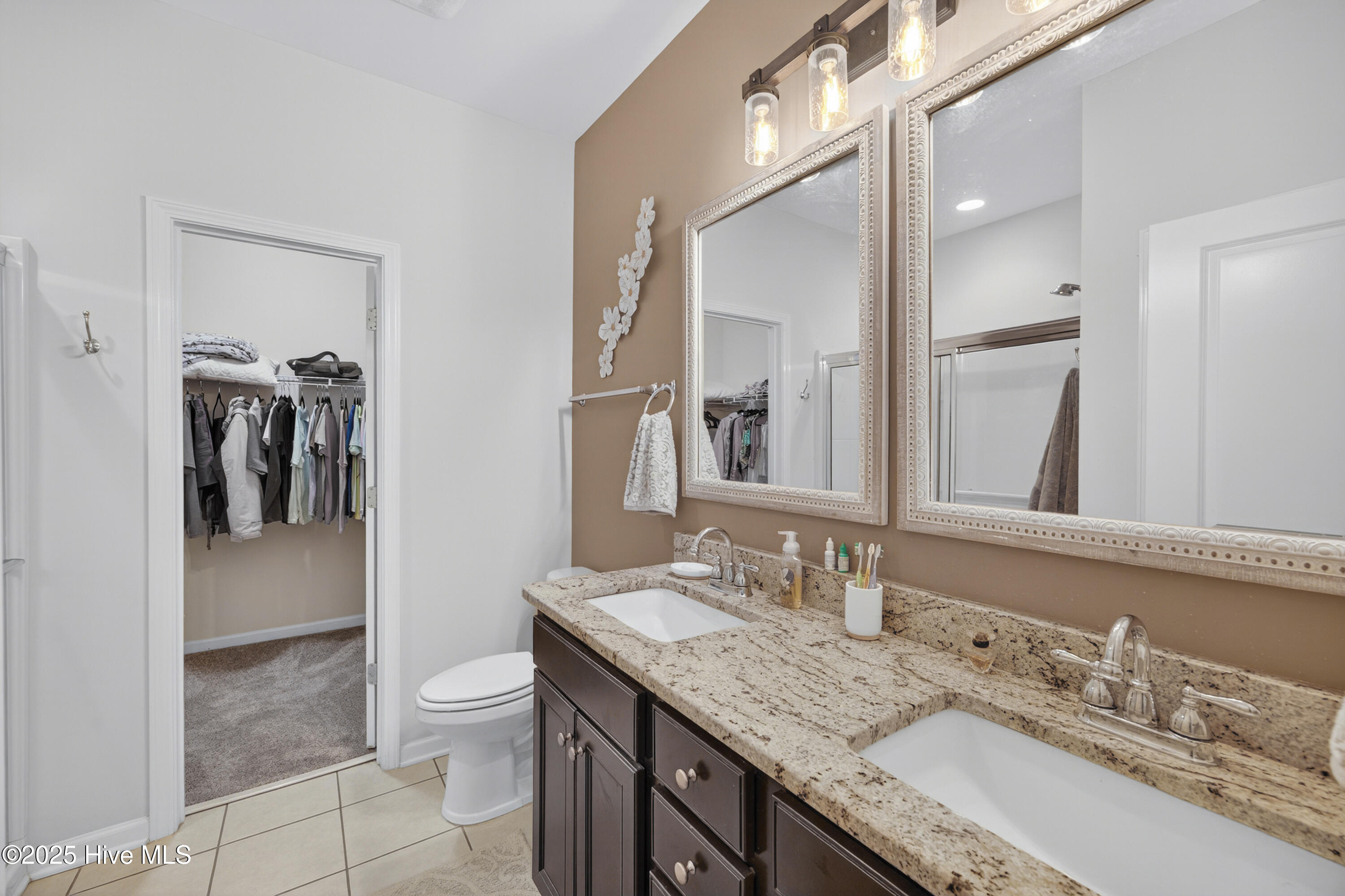 100540522 | Photo 24