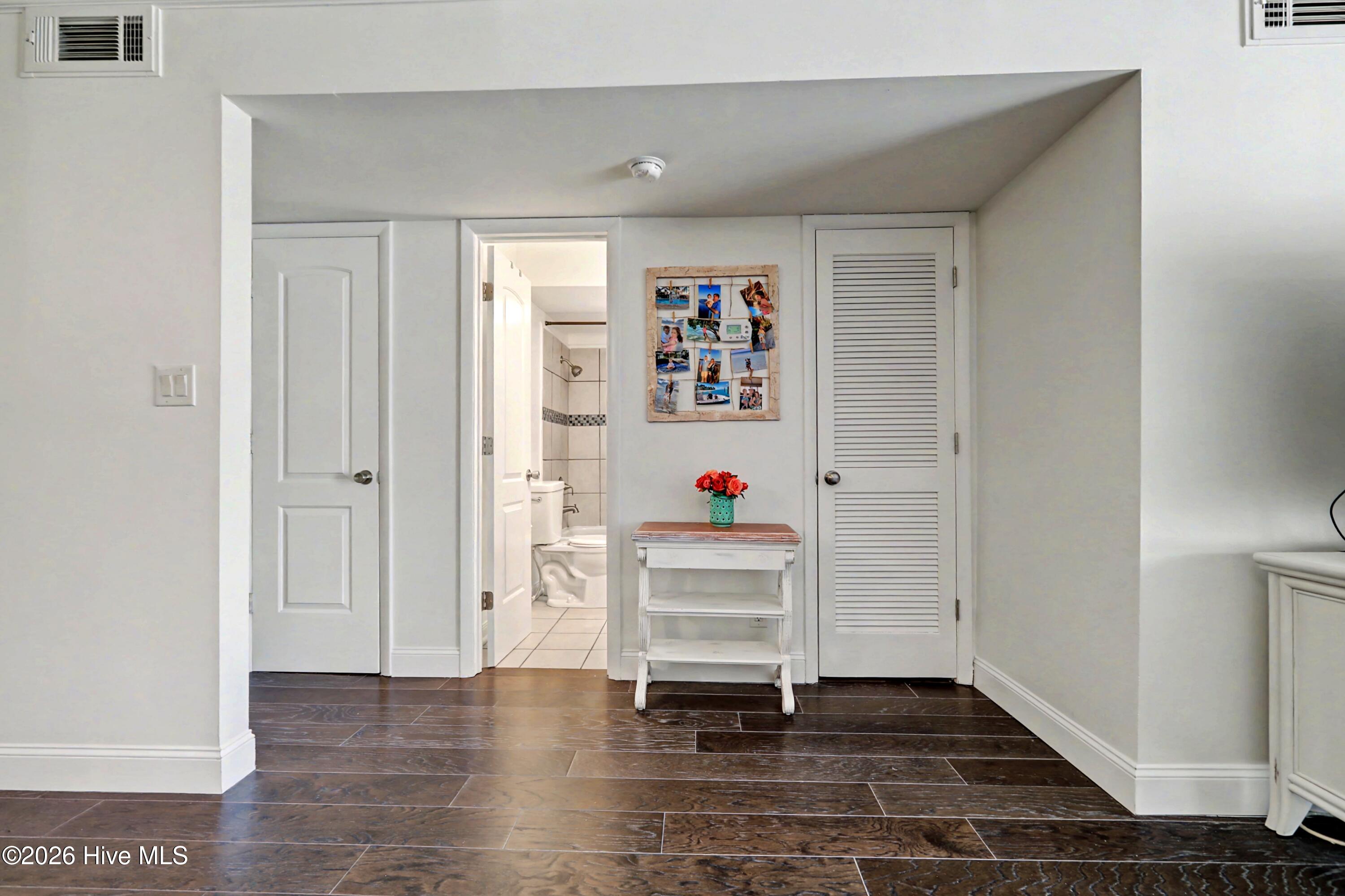 100561777 | Photo 12