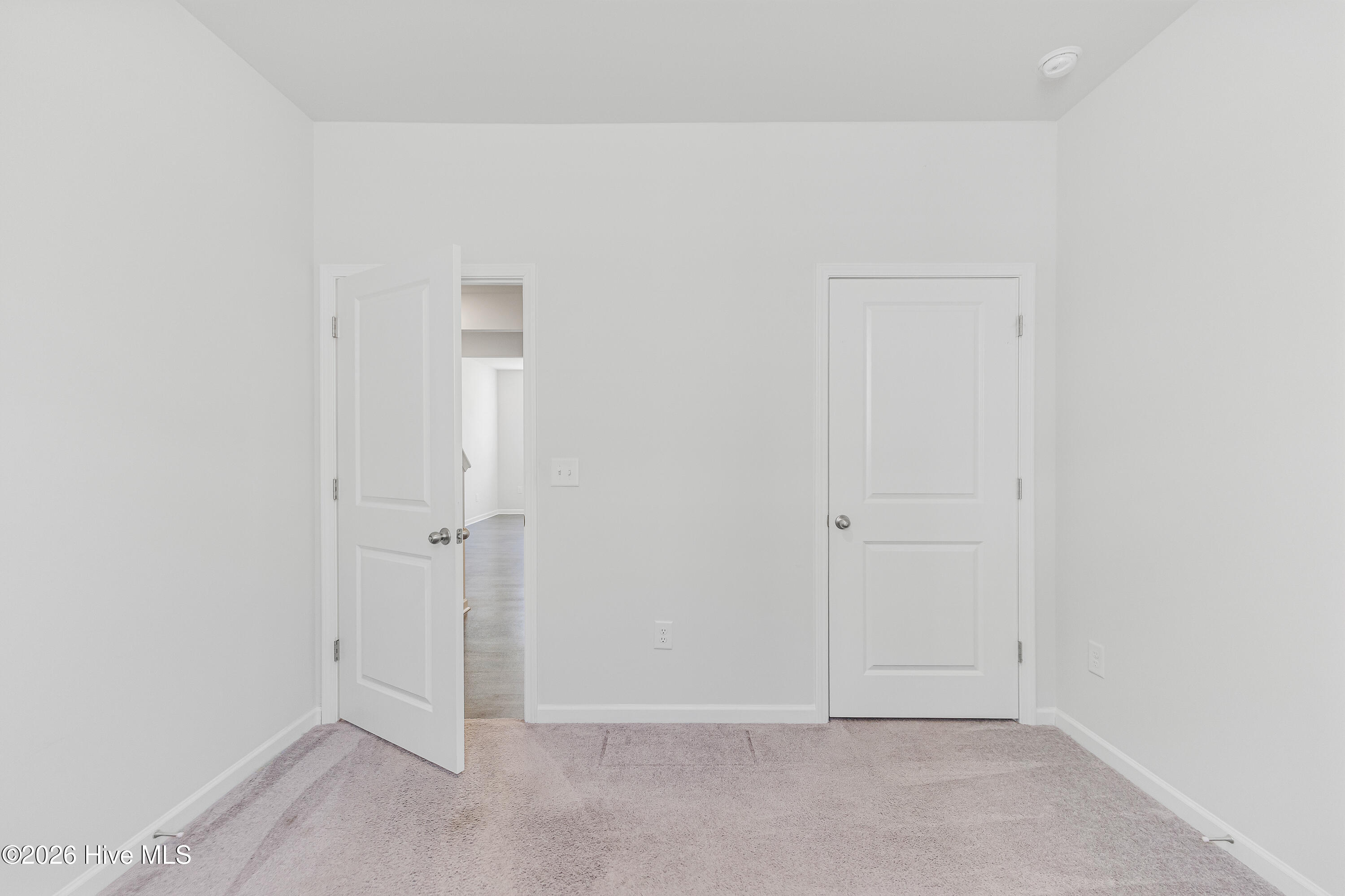 100521011 | Photo 31