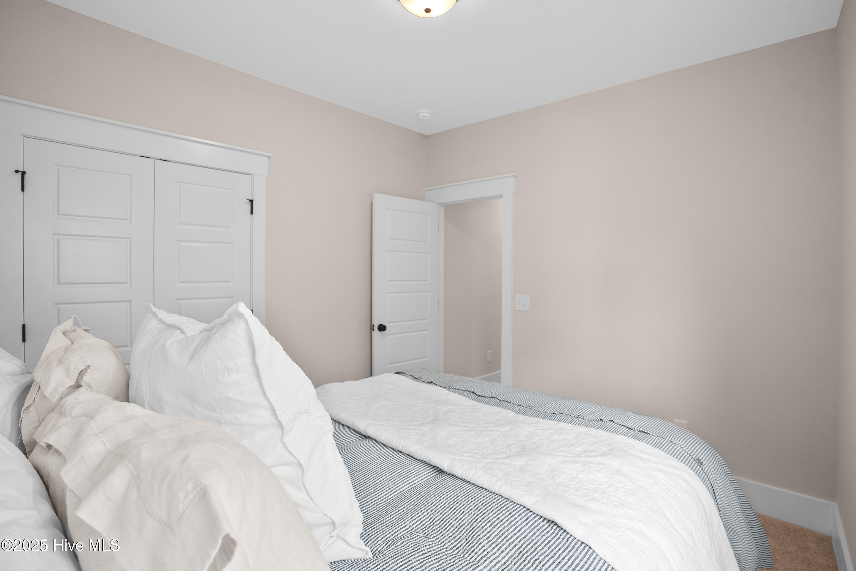 100483922 | Photo 28