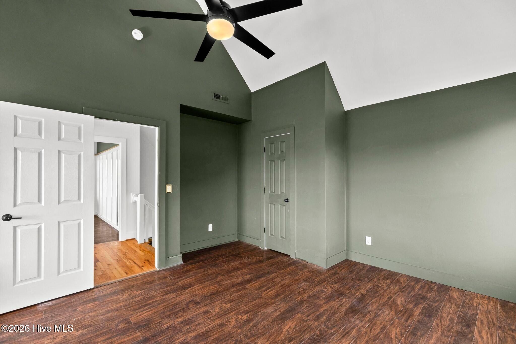 100557619 | Photo 29