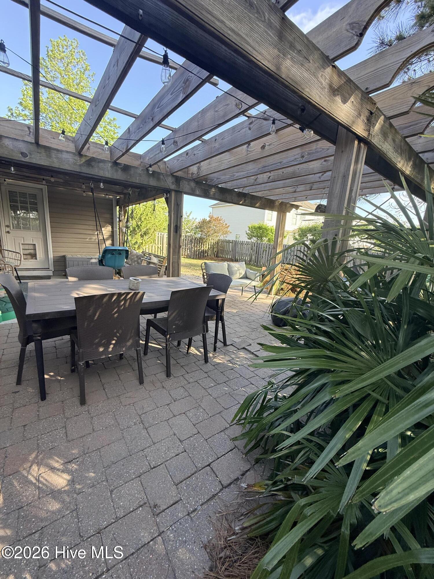 100558433 | Photo 12