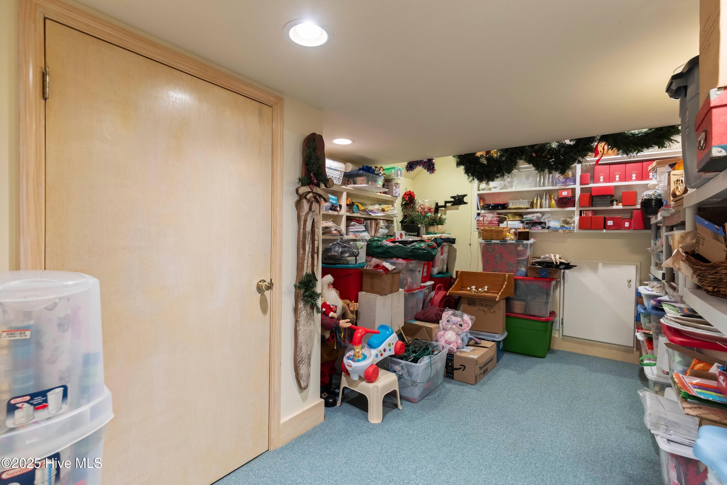 100539115 | Photo 75