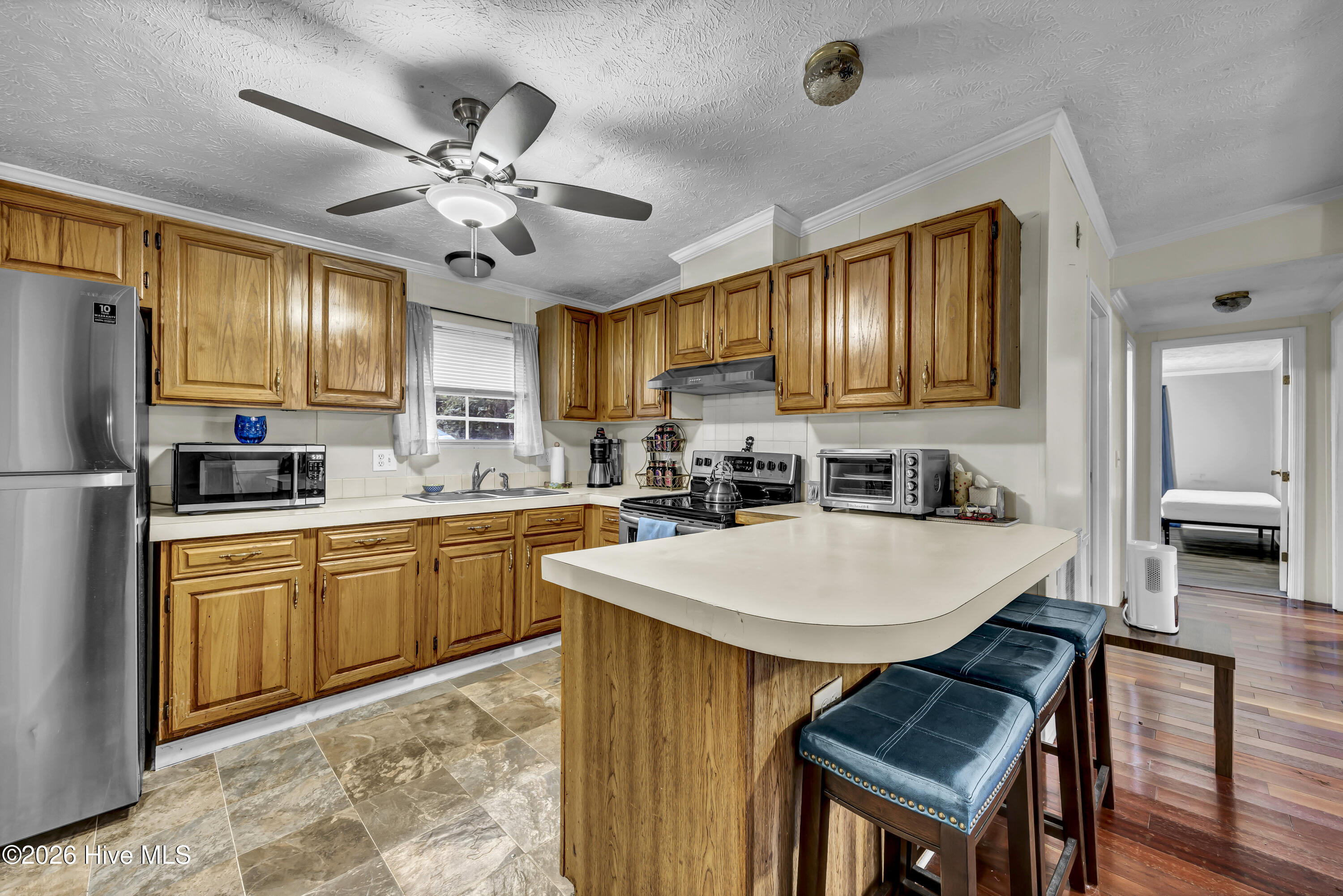 100561537 | Photo 10