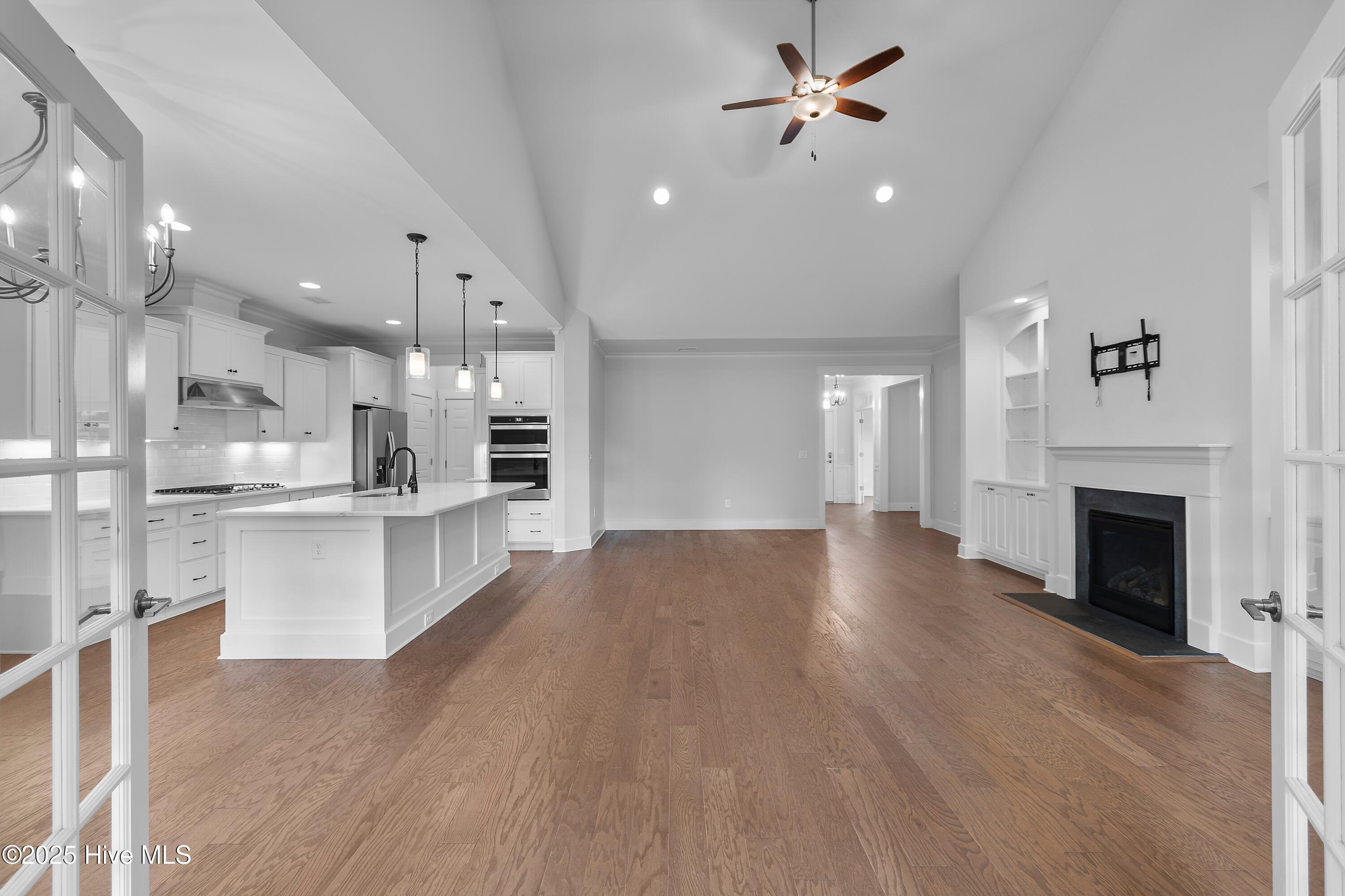 100539613 | Photo 17