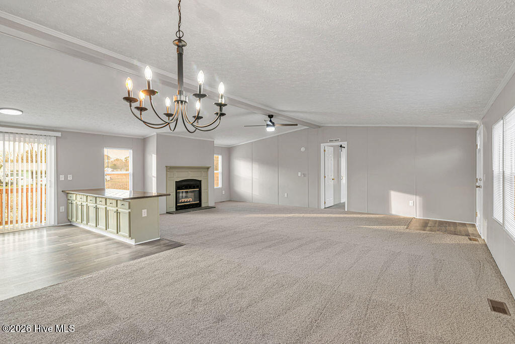 100547884 | Photo 11