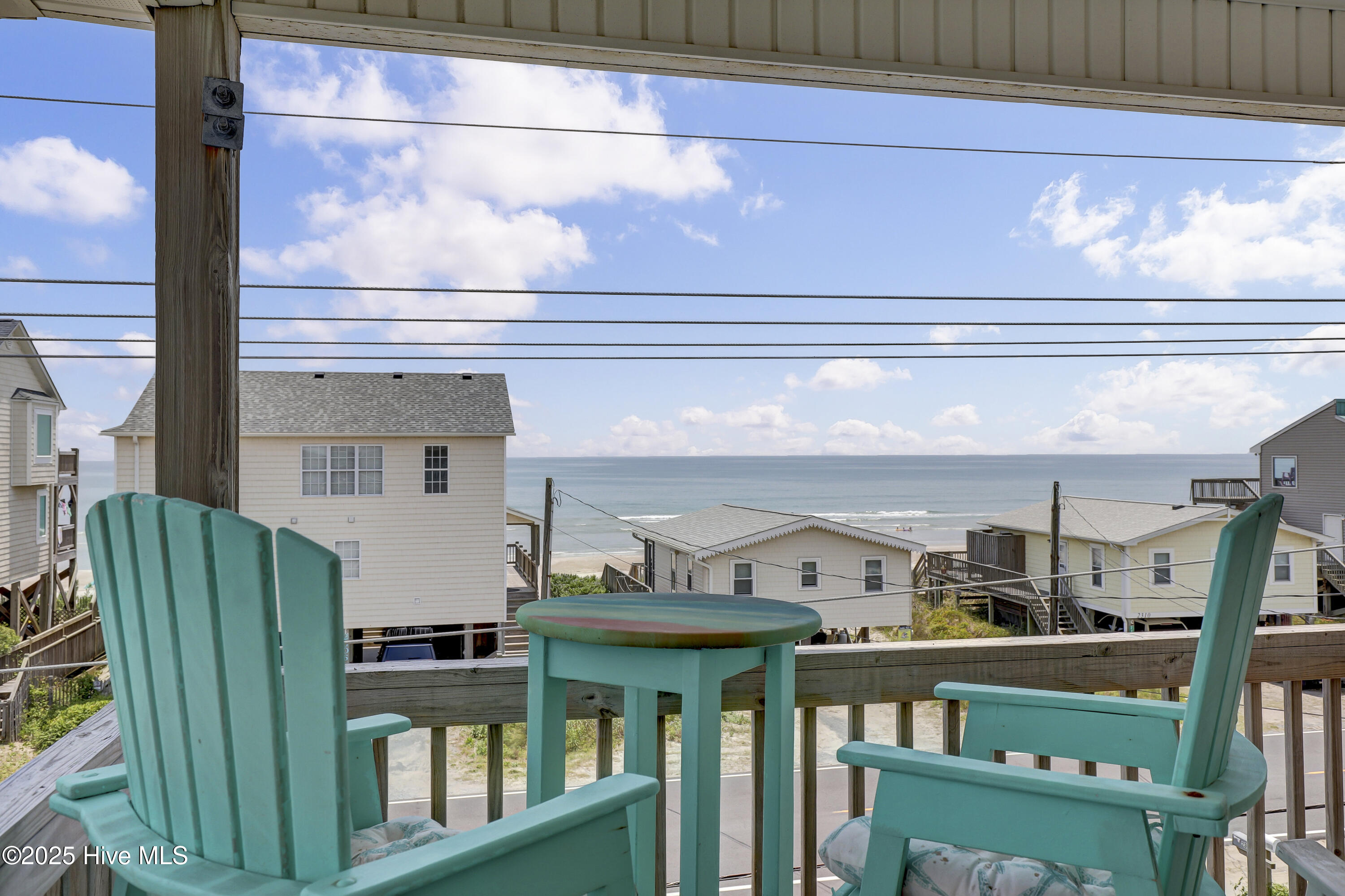 100548712 | Photo 23