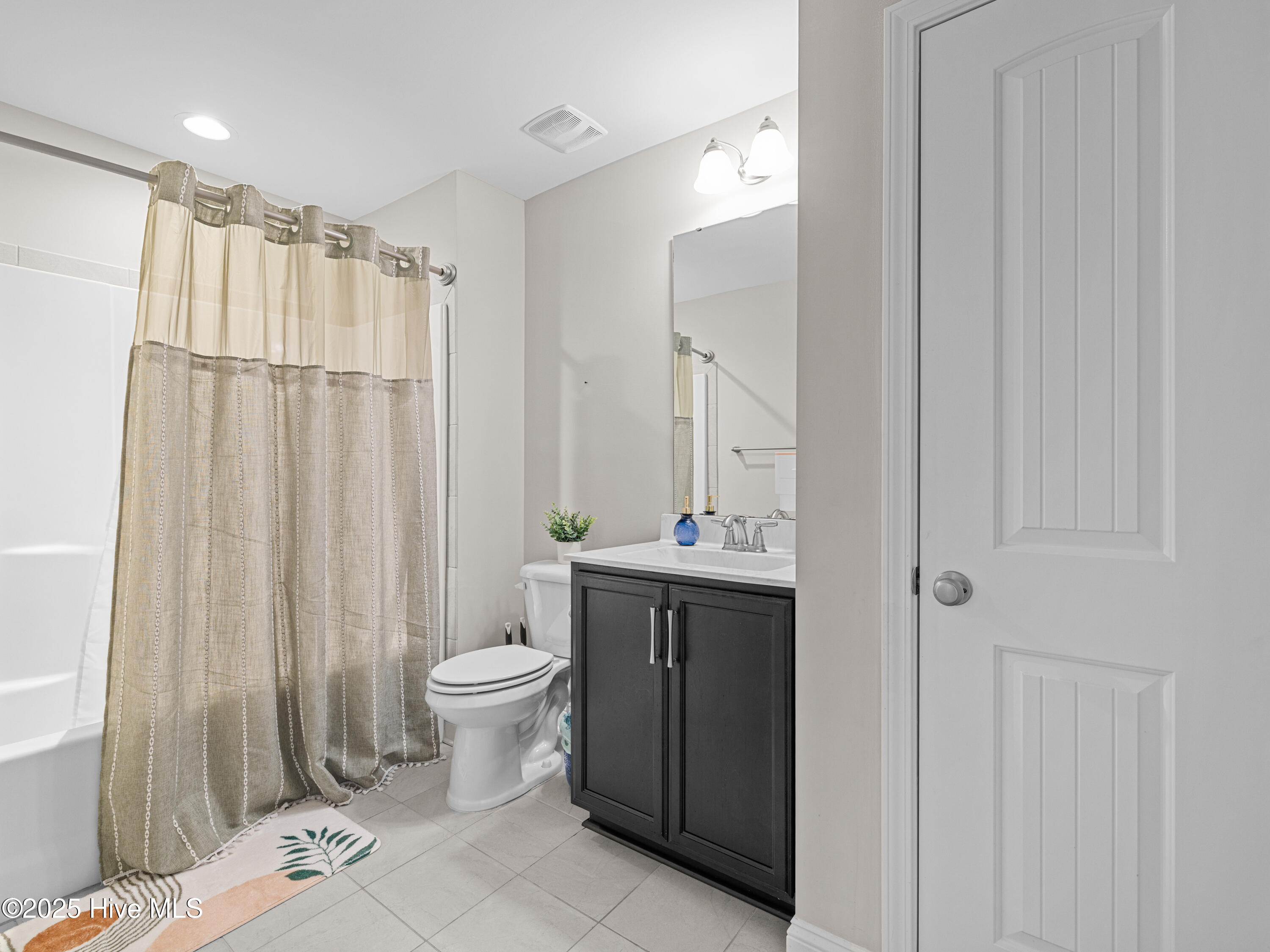 100535765 | Photo 63